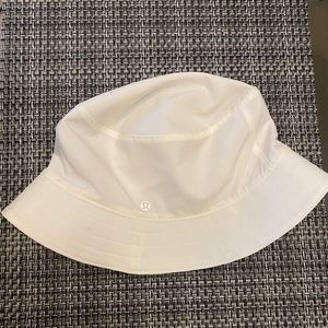 Lululemon bucket hat